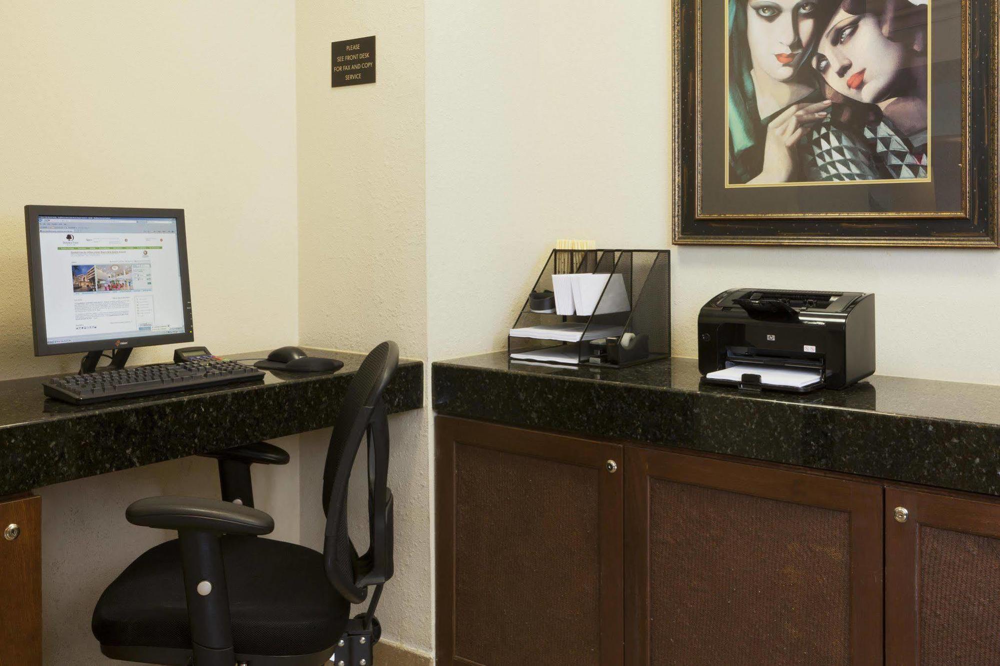 Doubletree By Hilton West Palm Airport Hotel 4*