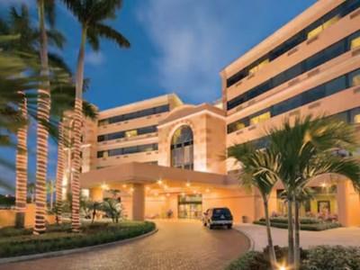 Doubletree By Hilton West Palm Airport Hotel