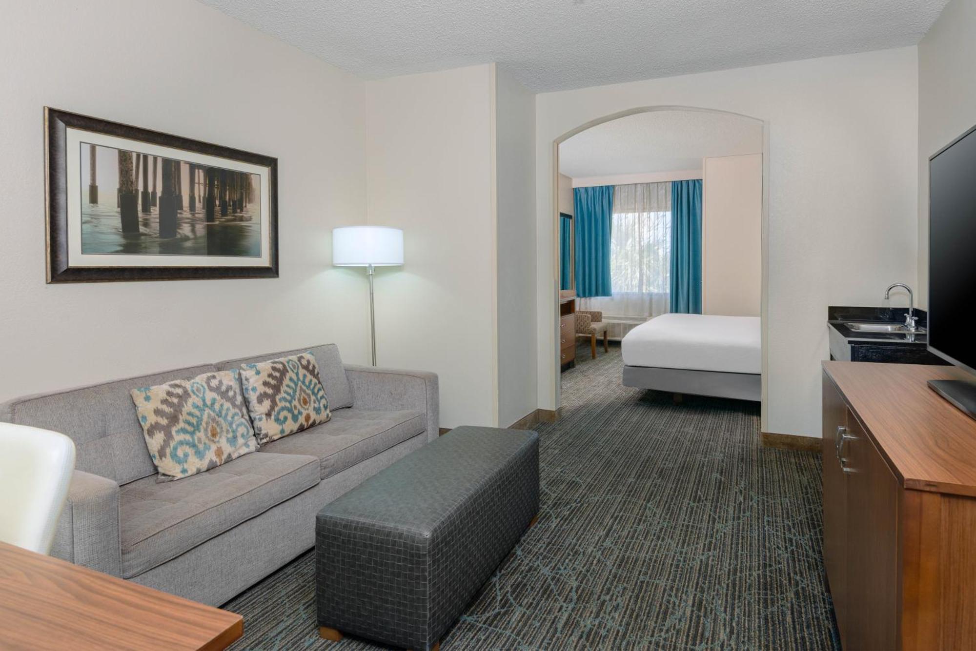 Doubletree By Hilton West Palm Airport Hotel