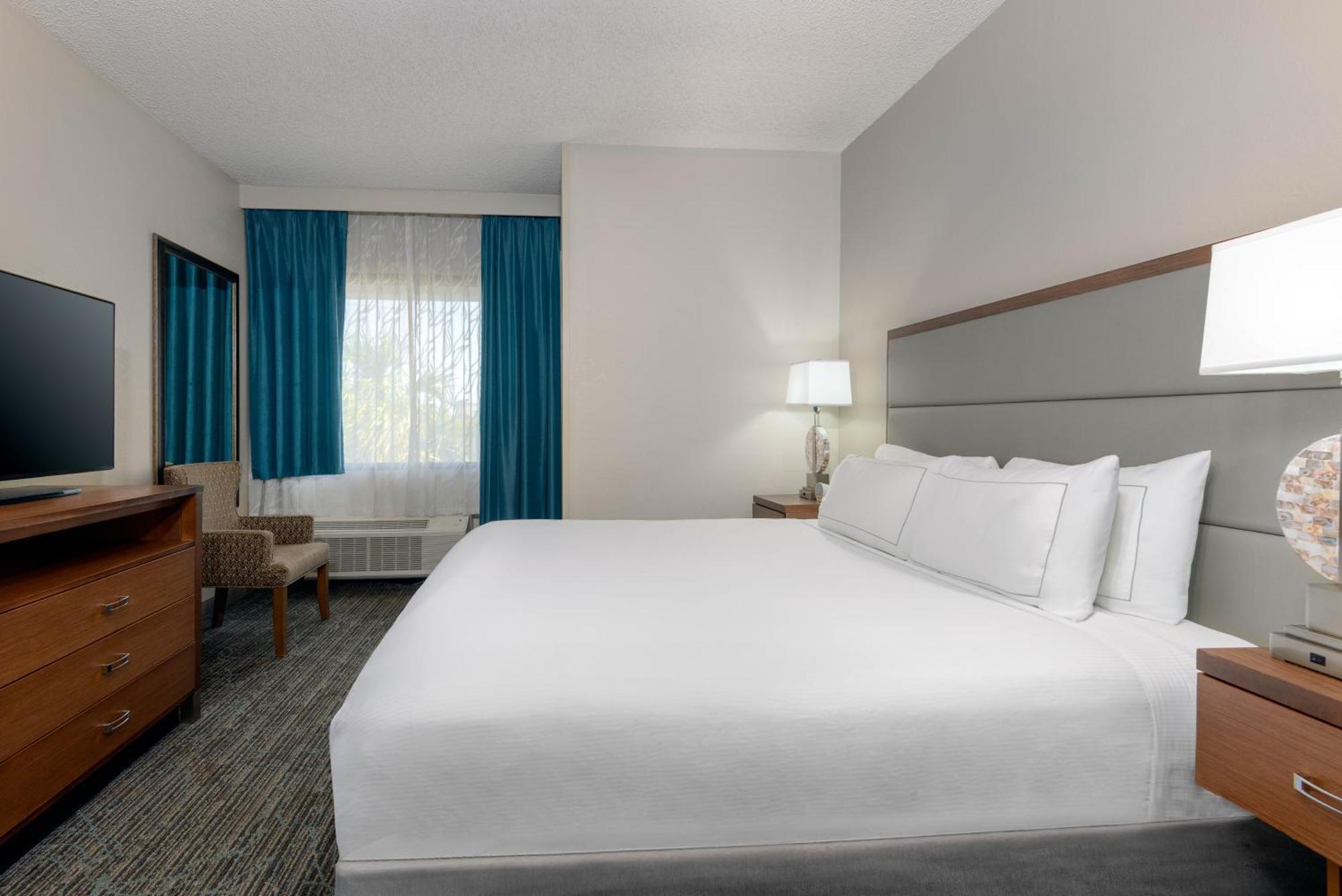 Doubletree By Hilton West Palm Airport Hotel West Palm Beach